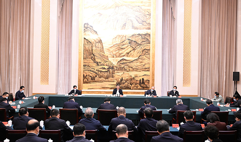 5月17日上午，中共中央总书记、国度主席、中央军委主席习近平在陕西西安主持中国－中亚峰会前夕，专门听取陕西省委和省当局工作汇报，颁发了沉要讲话。
