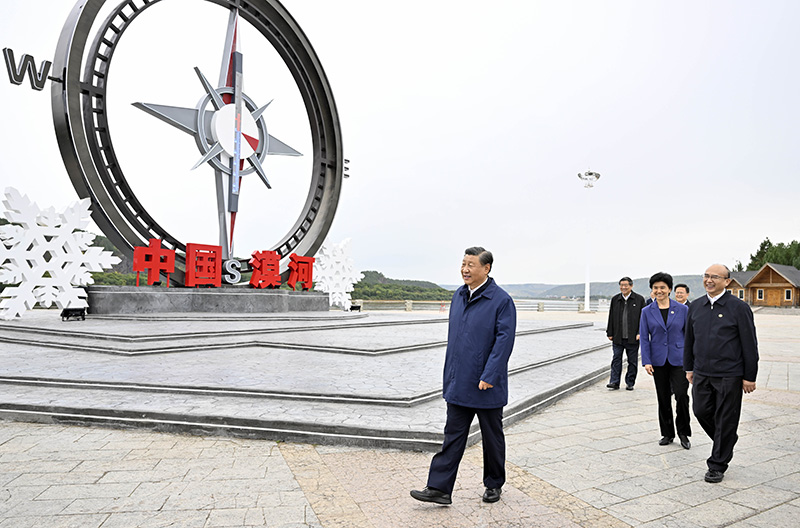 9月6日至8日，中共中央总书记、国度主席、中央军委主席习近平在黑龙江调查。这是6日下午，习近平在大兴安岭地域漠河市北极村调查。